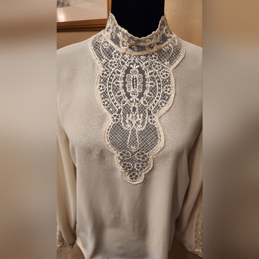 Elegant Lace Trim Blouse in Cream